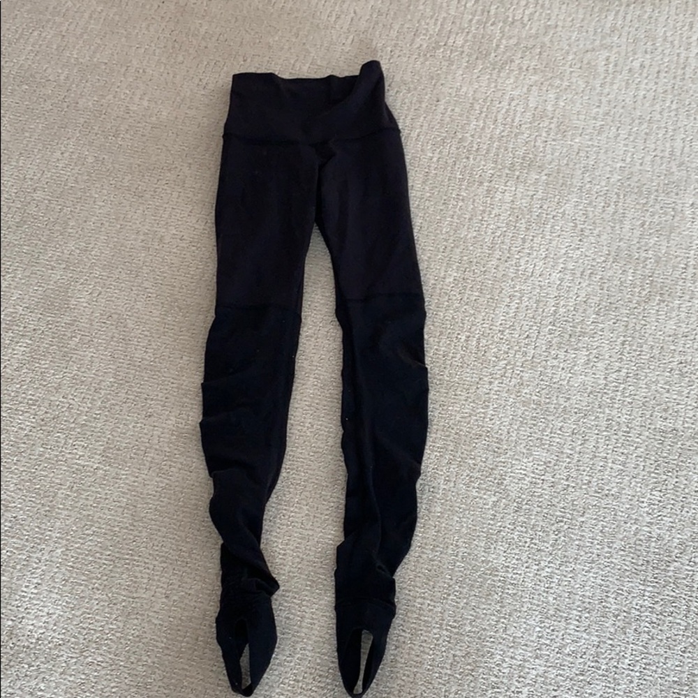 Lululemon leggings with ruching and stirrups